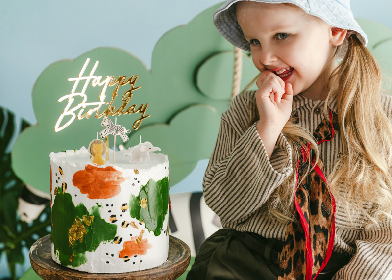 kuldne tordikaunistus Happy Birthday